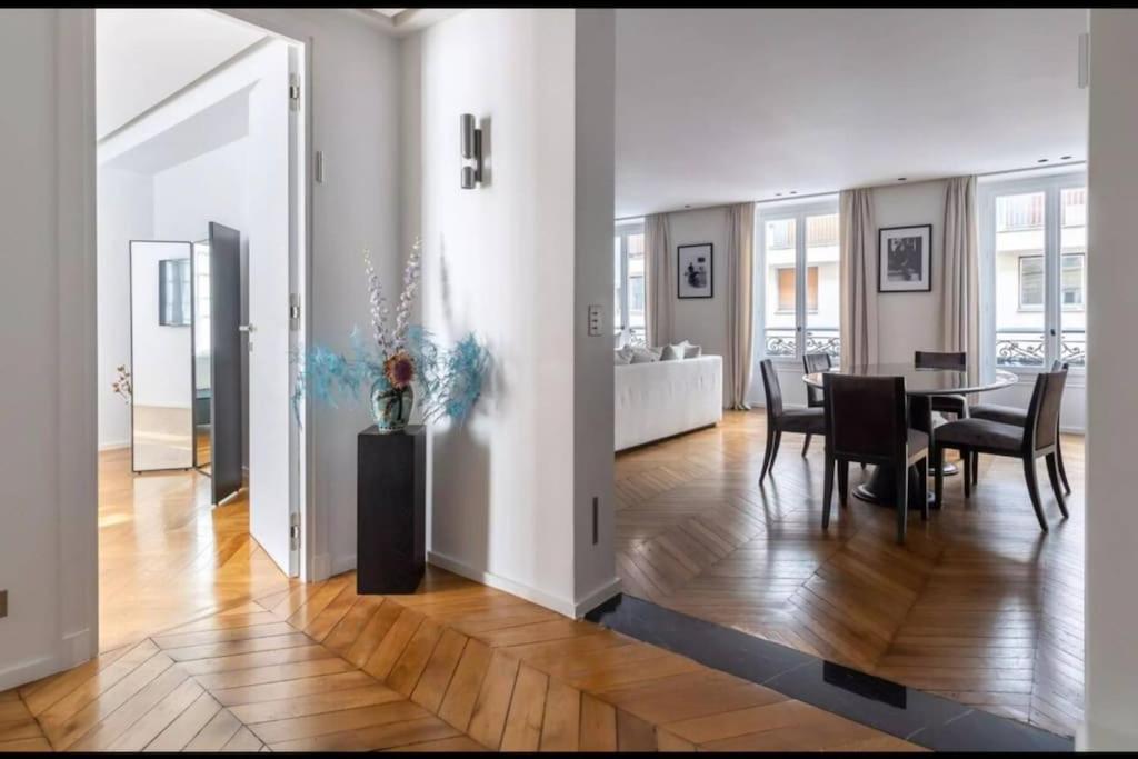 Amazing Apartment 2Bdr/6Pax Next To Champs Elysees Párizs Kültér fotó